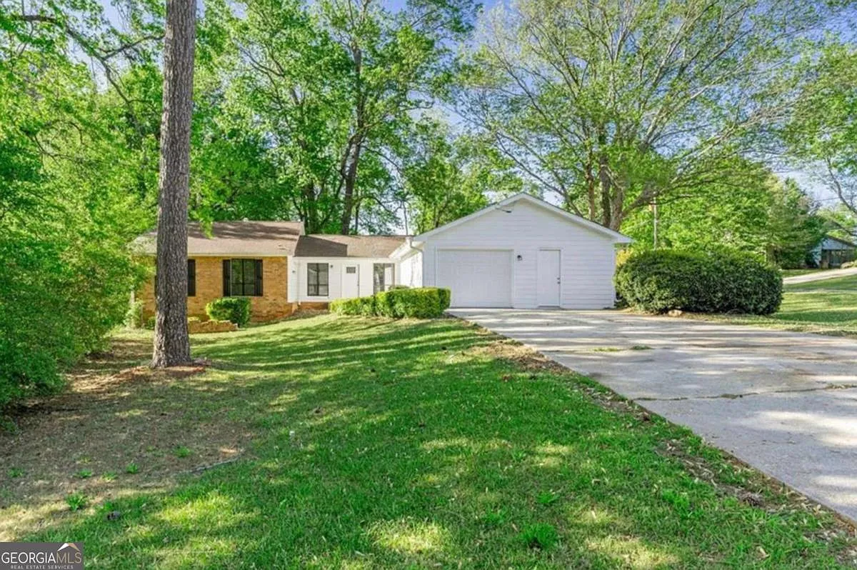 2254 Lisbon Ln photo 1