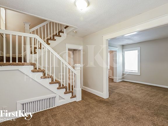 2nd image of 1603 Elmwood Ave