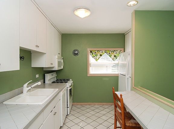 5th image of 1875 Mandel Ave