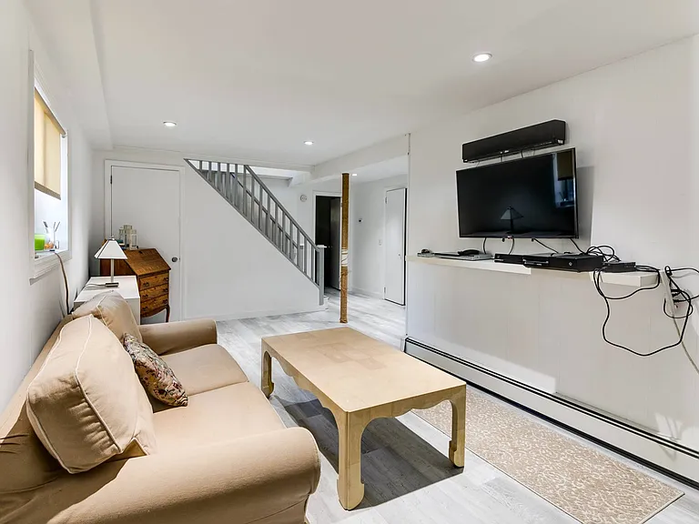 55 Laurel Trl — Photo 22