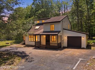 107 Morris Pl, Bushkill, PA 18324