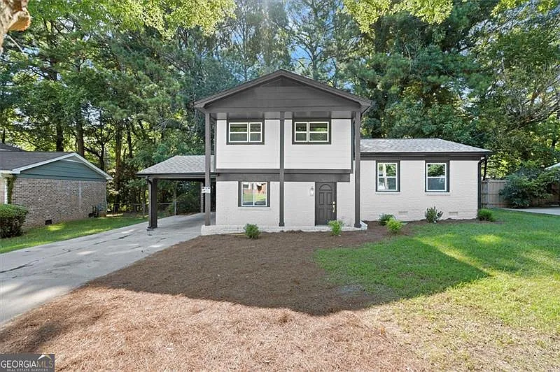 344 Woodstock Dr SW photo 1
