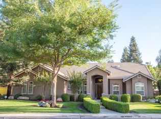 5227 Lakewood Dr, Visalia, CA 93291