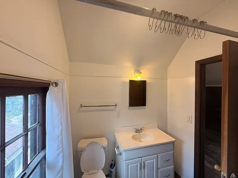 720 S Park St #4 — Photo 7