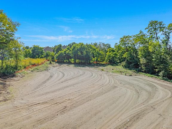 3rd image of 216 Overlook Road