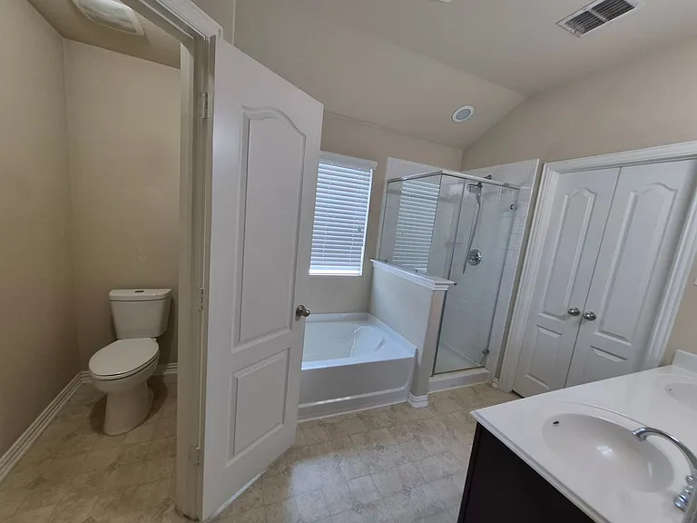 8915 Audubon Park — Photo 38