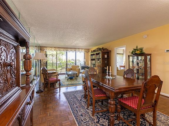 4th image of 5020 Bayshore Blvd APT 202