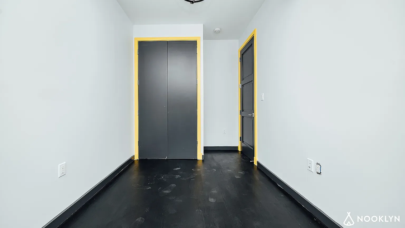 1294 Park Place — Photo 4