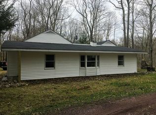 71 W Line Ln, White Haven, PA 18661