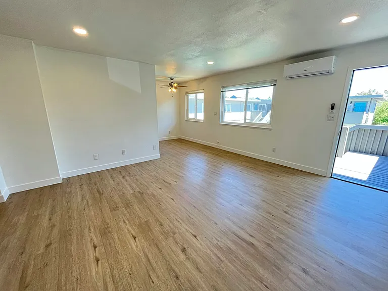 611 San Luisito Way #8 — Photo 3