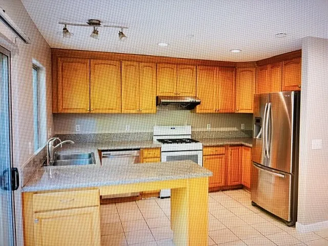 148 N Mar Vista Ave #2 — Photo 3