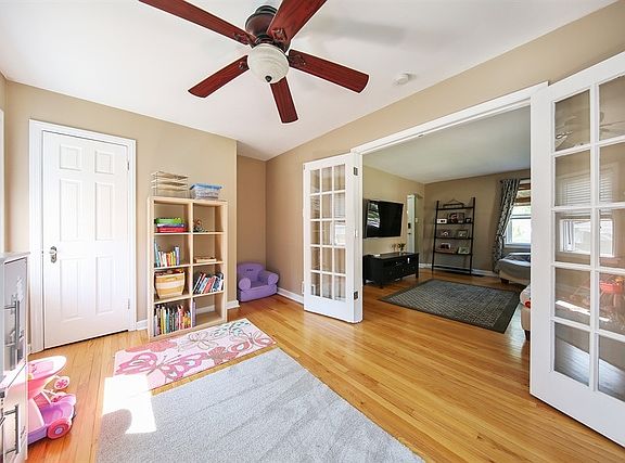 5th image of 2319 Buckingham Ave