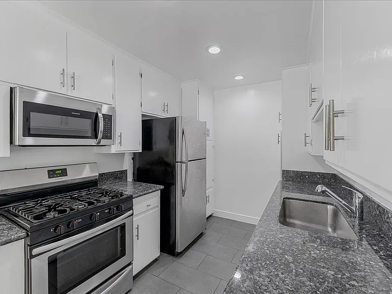 1336 N Citrus Ave #2 — Photo 6