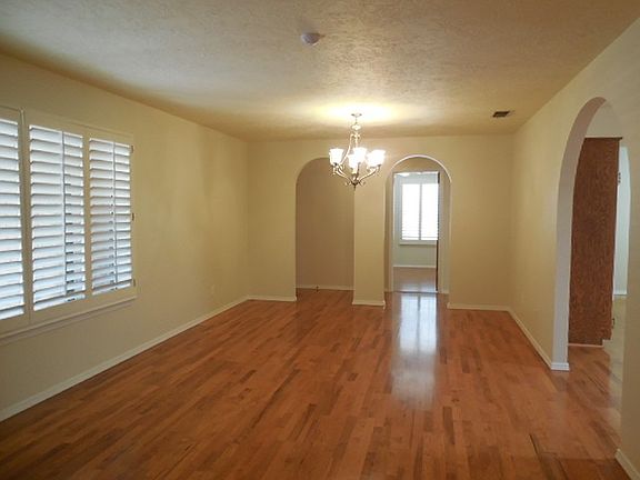 2nd image of 409 Tierra Berrenda Dr