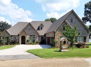 22165 Bluewater Rd, Chandler, TX 75758