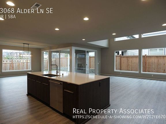 4th image of 23068 Alder Ln SE