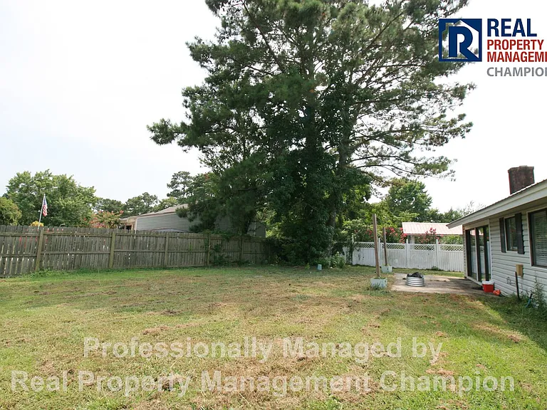 301 Dennis Rd — Photo 15