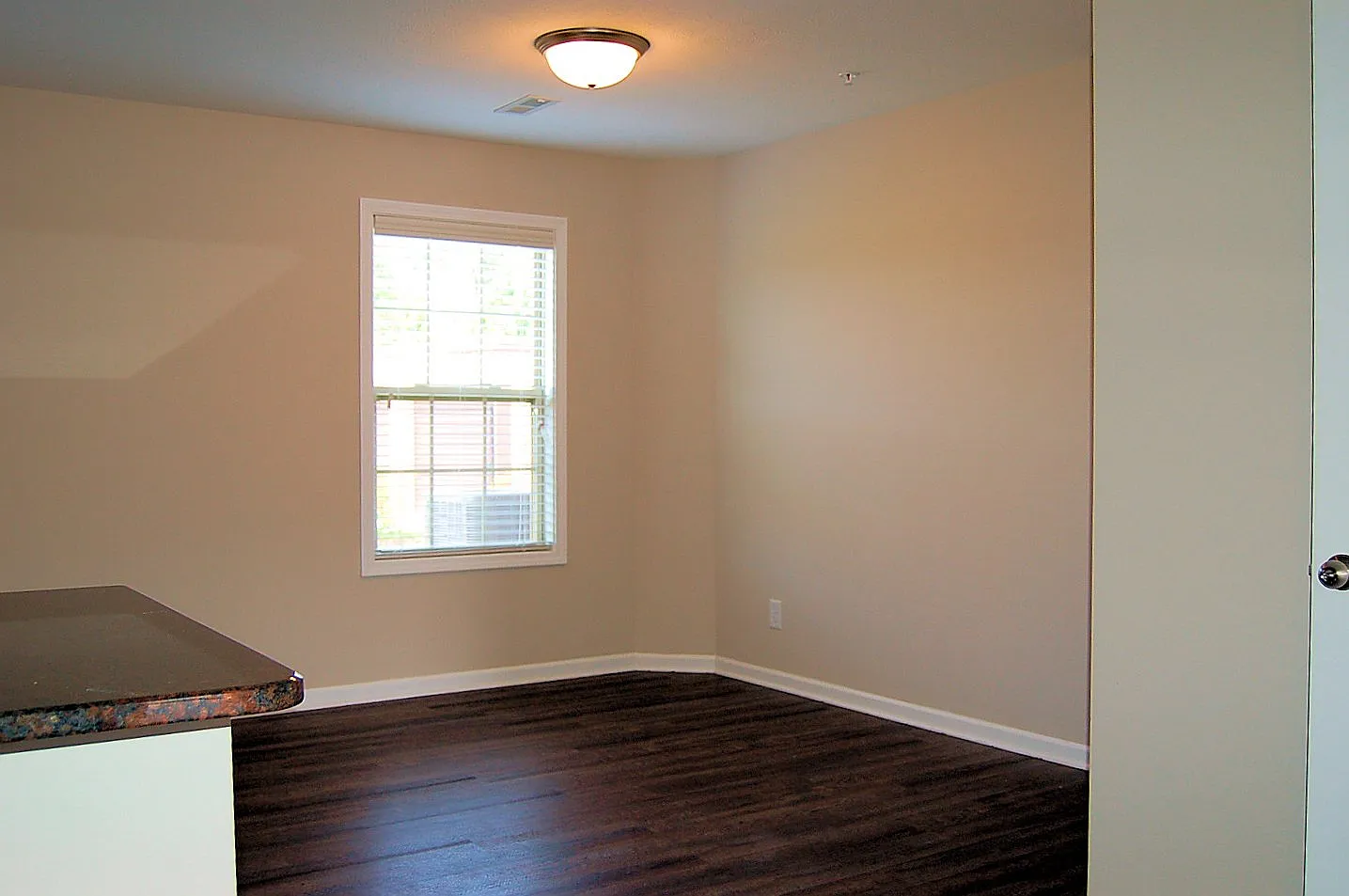 3 bed, 2.5 bath, 1345 sqft, $1,500 — Photo 3