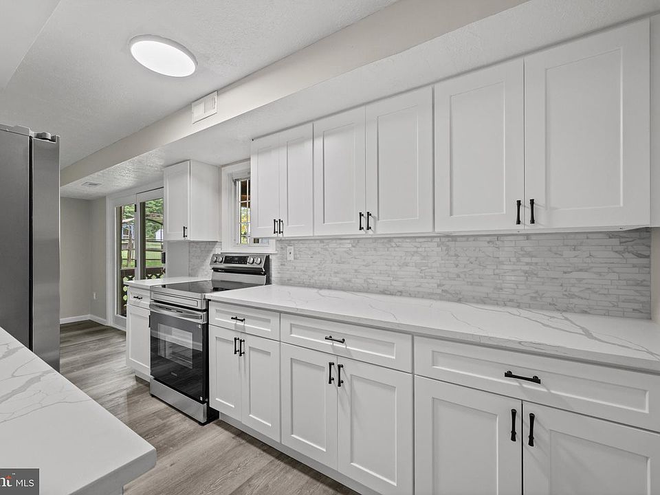 1st image of 6490 Barchink Pl