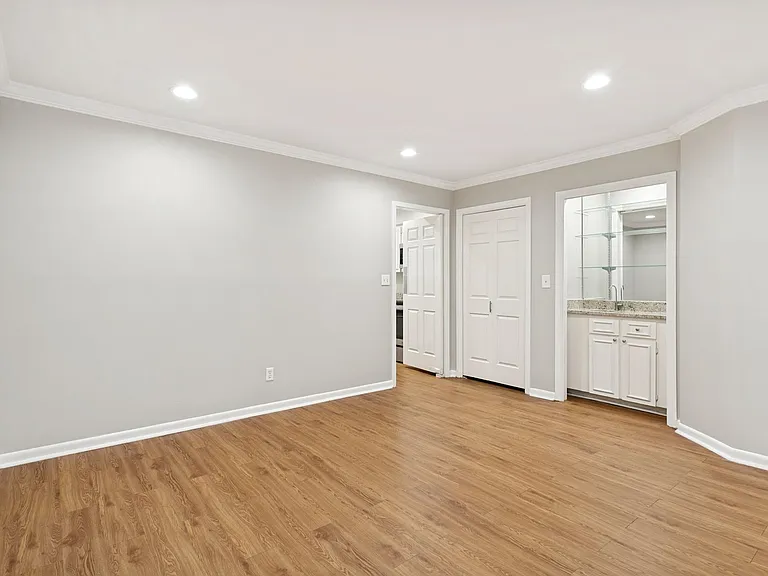 201 Ellwood St #109 — Photo 7