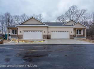 6215 Hilltop Ct, Bath, MI 48808