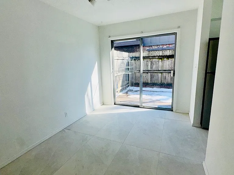 2422 E 59th Ct #4 — Photo 8