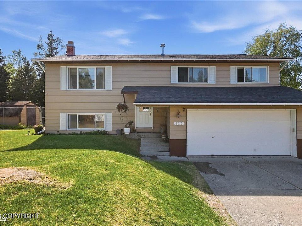 1st image of 613 Laurel Dr