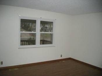 2nd image of 920 Amy St