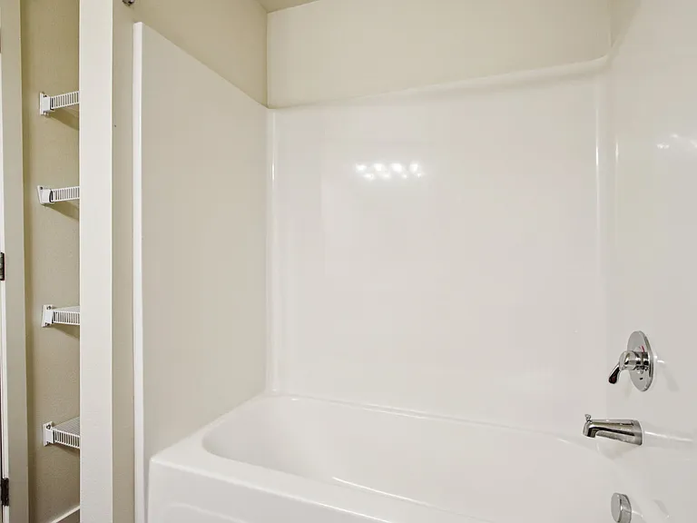 Copper Peak Apartments — Photo 15