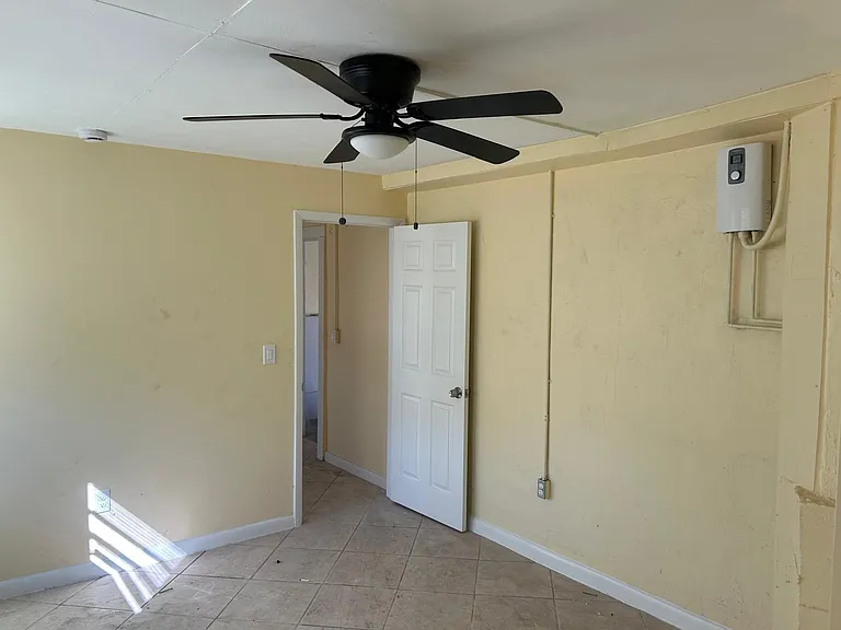 371 Banyan Ave — Photo 10