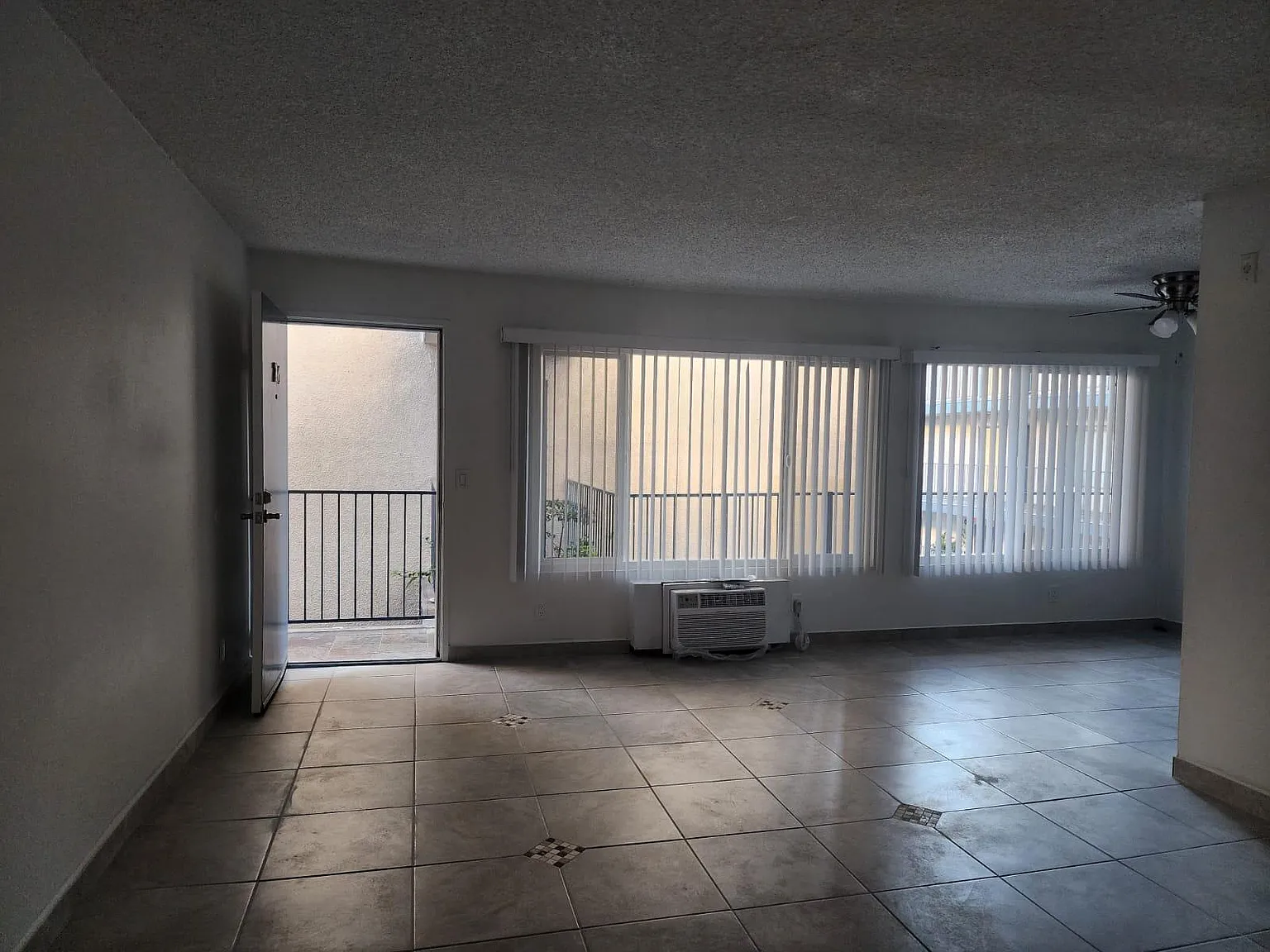 1 bed, 945 sqft, $1,695 — Photo 3