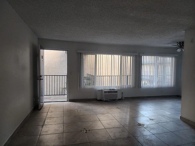 8530 Cedros Ave #11 — Photo 1