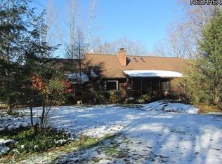 8134 Chagrin Rd, Chagrin Falls, OH 44023