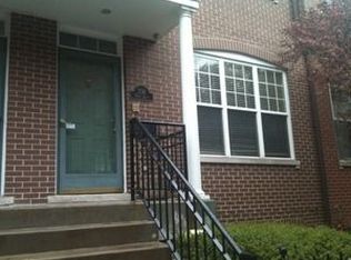 236 W Scott St, Chicago, IL 60610