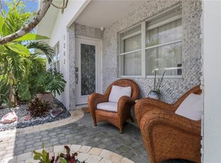 1282 Illinois DR, NAPLES, FL 34103