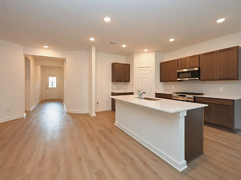 7187 Sutton Dr — Photo 14