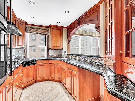 4th image of 16 Sutton Pl APT 10C