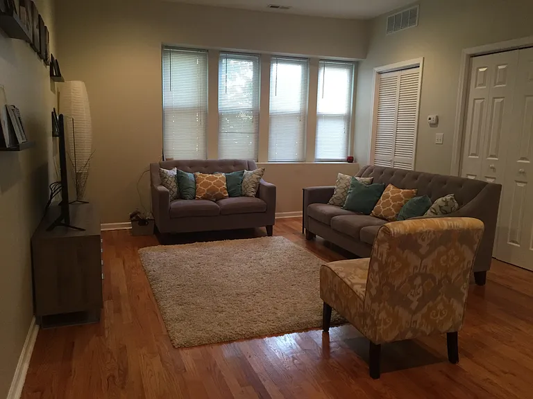 2438 N Laramie Ave #1N — Photo 6