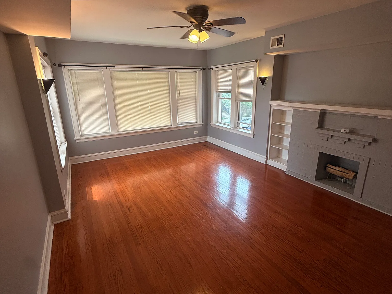 2 bed, 1200 sqft, $1,500 — Photo 2