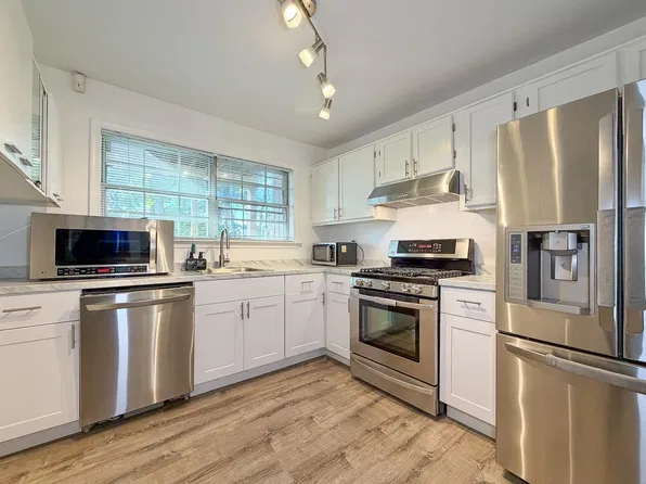 3 Juniper Ct APT 128, Clifton, NJ 07014