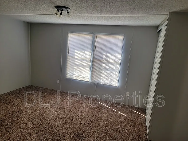 2 bed, 1.0 bath, $1,150 — Photo 4