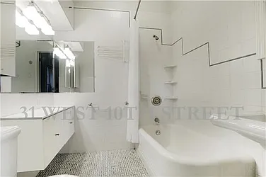 Rented by R New York