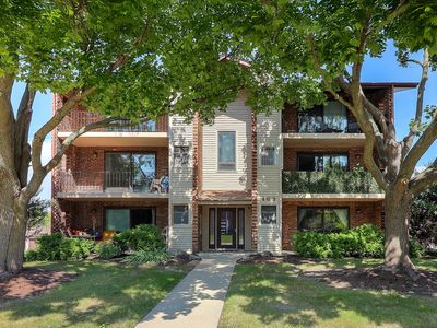 468 Valley Dr APT 100, Naperville, IL, 60563