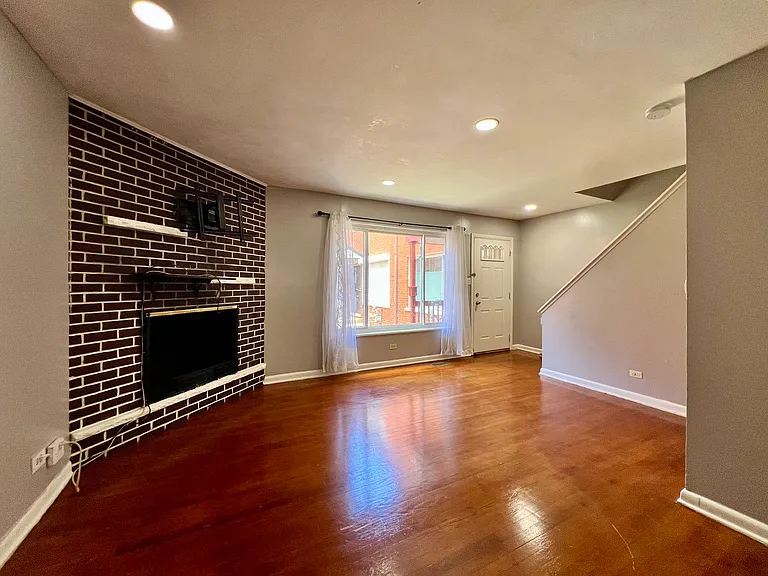 1414 W Chase Ave #D — Photo 2