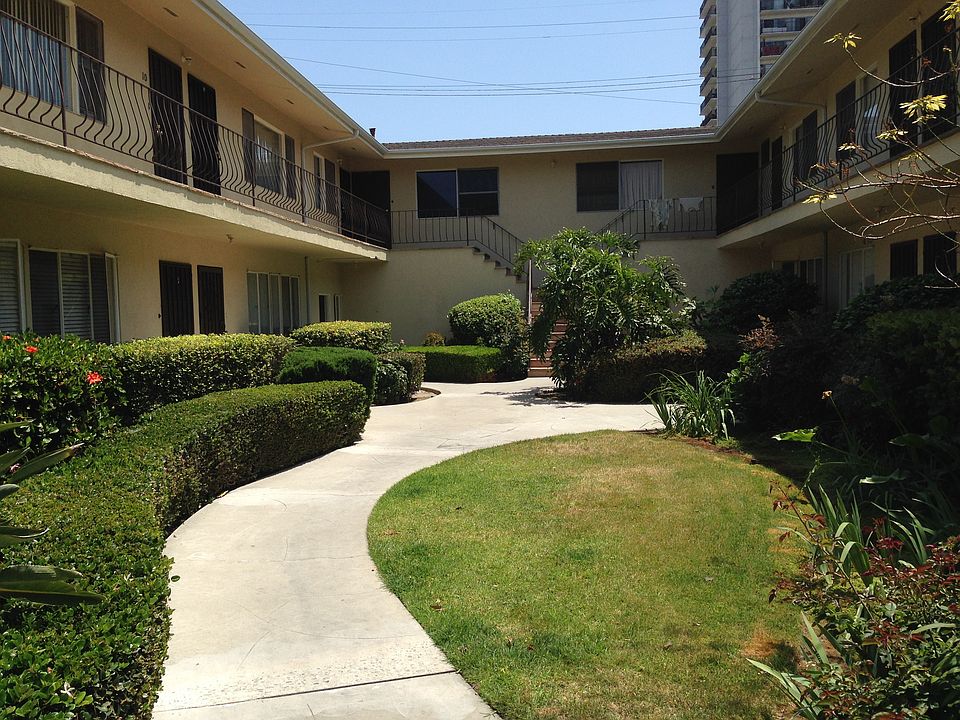 2nd image of 728 Cedar Ave APT 15