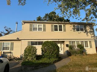 7 Berkshire Rd, Old Bridge, NJ 08857