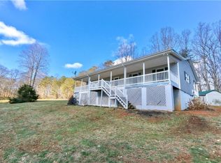 1807 Myrtle Ln, Yadkinville, NC 27055
