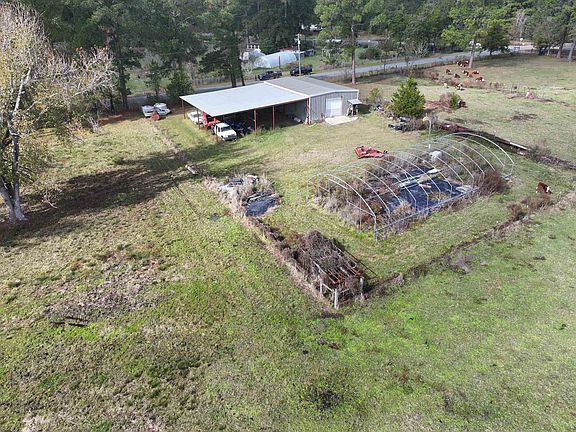 4th image of Tank Trail Rd