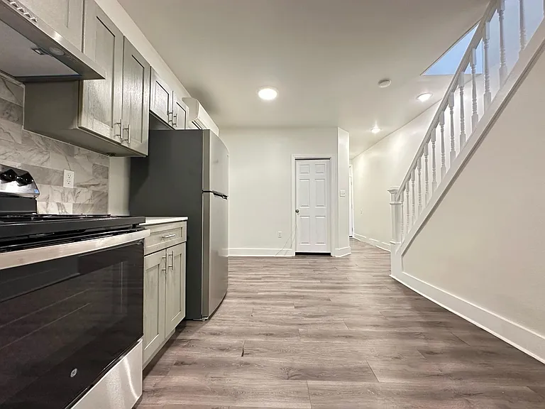 2407 W Harold St — Photo 3