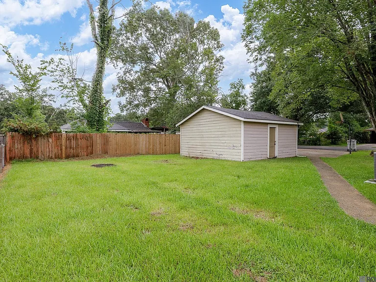 3661 Harrison St — Photo 8